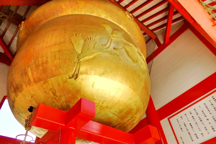 箱崎八幡で日本一の鈴を見るべし