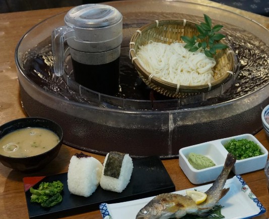 ~涼を味わう～唐船峡そうめん流しと枕崎でおだし教室